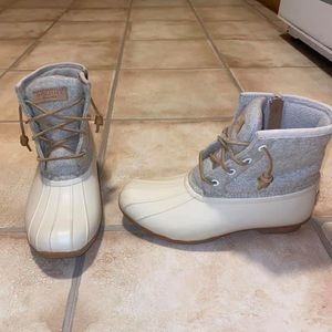 Women's Saltwater Wool Embossed Duck Boot